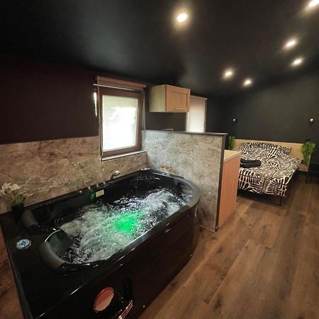 Jacuzzi Love Room Mulhouse Exterior foto